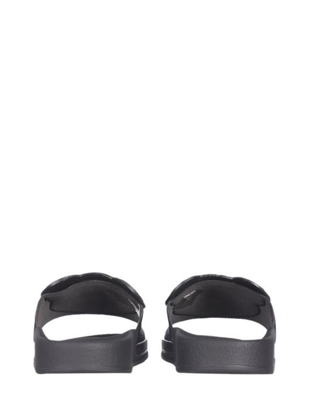 모스키노 [해외직구] 22SS 모스키노 샌들 MA28662G0E M14000 Grey 착용컷