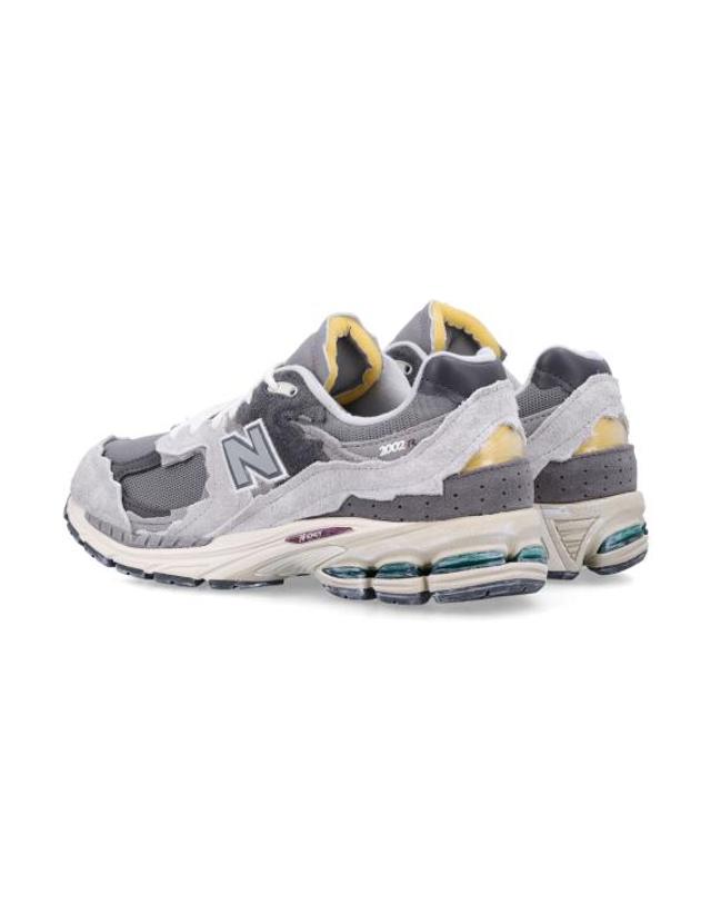 뉴발란스 [해외직구] 26SS 뉴발란스 2002R 스니커즈 M2002RDA GREY GRIGIO 착용컷