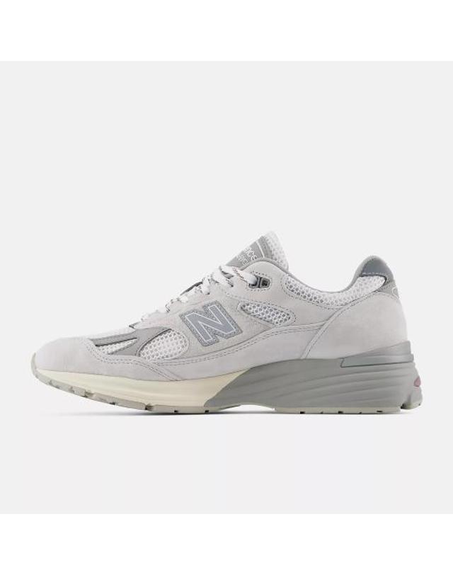 뉴발란스 [해외직구] 26FW 뉴발란스 991 스니커즈 U991AC2 WIND CHIME BRILLIANT WHITE FLINT GRAY 착용컷