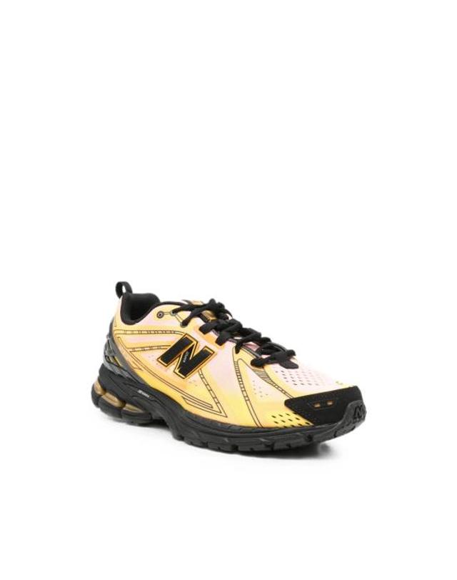 뉴발란스 [해외직구] 26FW 뉴발란스 1906R 스니커즈 U1906596 YELLOW PINK 착용컷