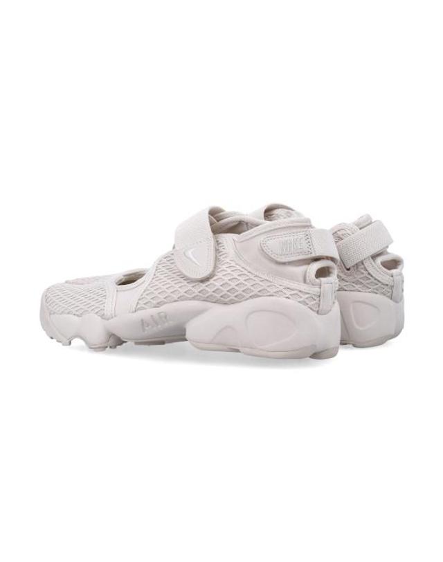 나이키 [해외직구] 26SS 나이키 스니커즈 HM8288 100 LIGHT OREWOOD BROWN 착용컷