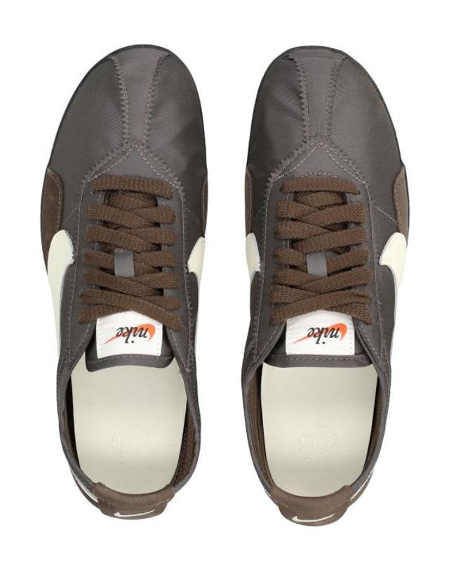 나이키 [해외직구] 26FW 나이키 스니커즈 IW0955 201 BAROQUE BROWN 착용컷