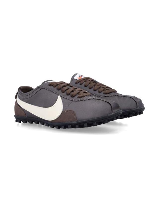 나이키 [해외직구] 26FW 나이키 스니커즈 IW0955 201 BAROQUE BROWN 착용컷