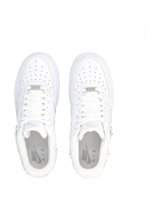 나이키 [해외직구] 26FW 나이키 스니커즈 IR8637 100 WHITE 착용컷