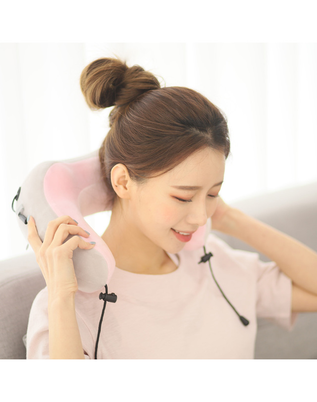 메디니스 여행용 목베개 메모리폼 무선 마사지기 낮잠 쿠션 안마기 소울메이트 MD-001 착용컷