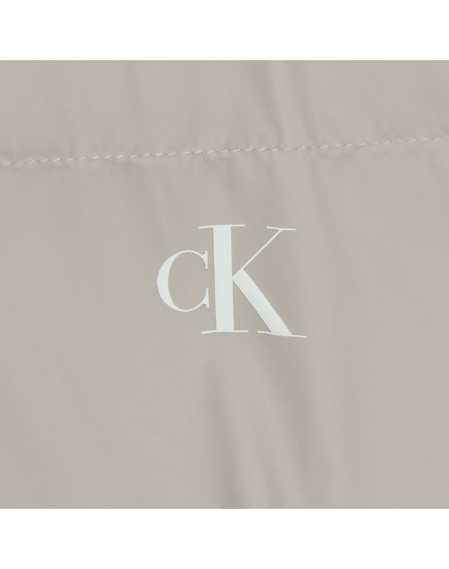 캘빈클라인 캘빈클라인 남성 스탠다드 다운 패딩 자켓 베이지 J326811-PED 착용컷