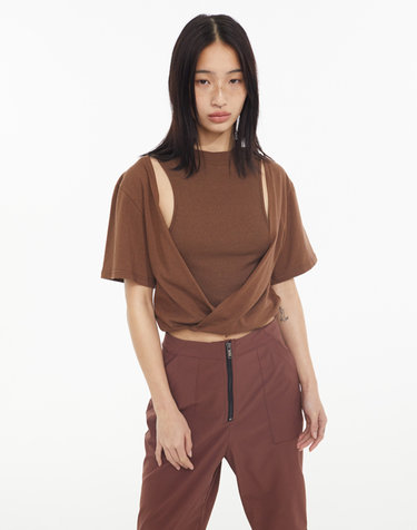 쿄 스쿱레이서 레이어드 컷아웃 크롭 티 브릭