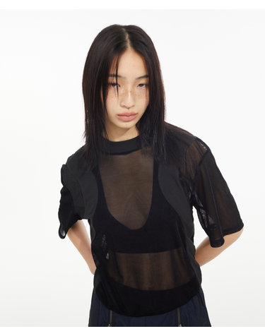 쿄 스포티 메쉬 웨이비 컷아웃 티 블랙