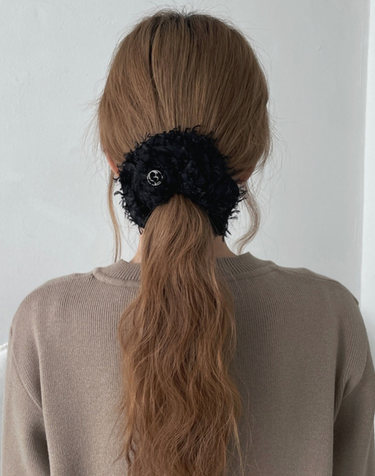 Feather Symbol Scrunchie (Black)