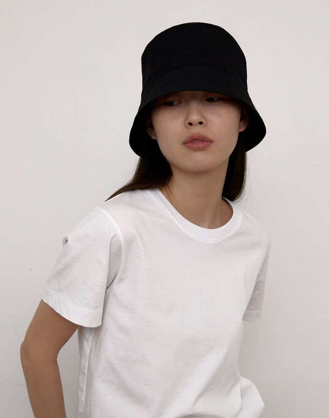 38컴온커먼 Cotton Bucket Hat (Black) 착용컷