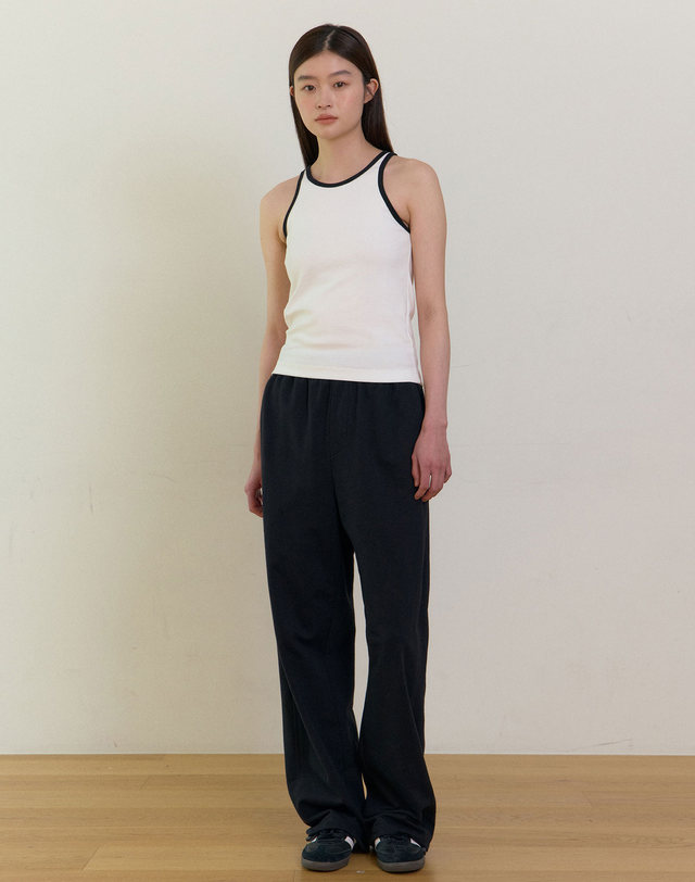 38컴온커먼 Pipe line sleeveless (White) 착용컷