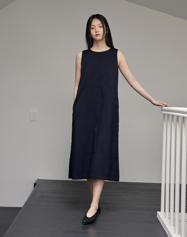 38컴온커먼 Relaxed Sleeveless Dress (Black) 착용컷