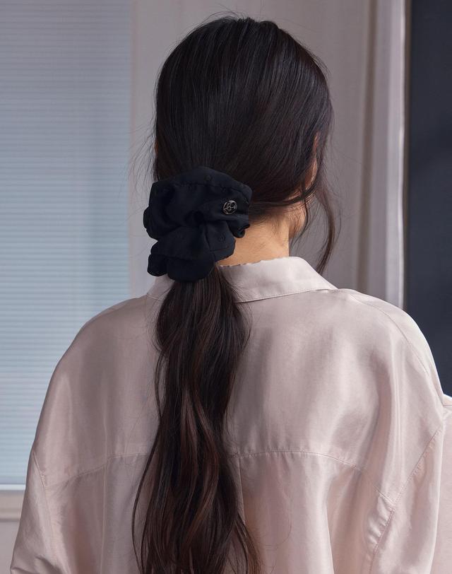 38컴온커먼 Dot Sheer Layered Scrunchie (Black) 착용컷