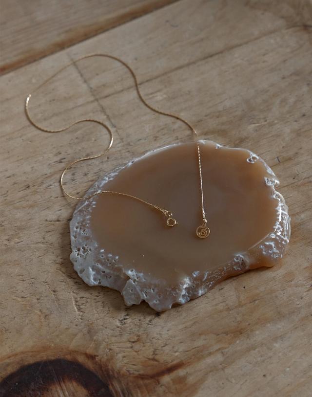 38컴온커먼 Slim Glow Surgical Necklace (Gold) 착용컷