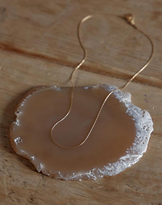 38컴온커먼 Slim Glow Surgical Necklace (Gold) 착용컷