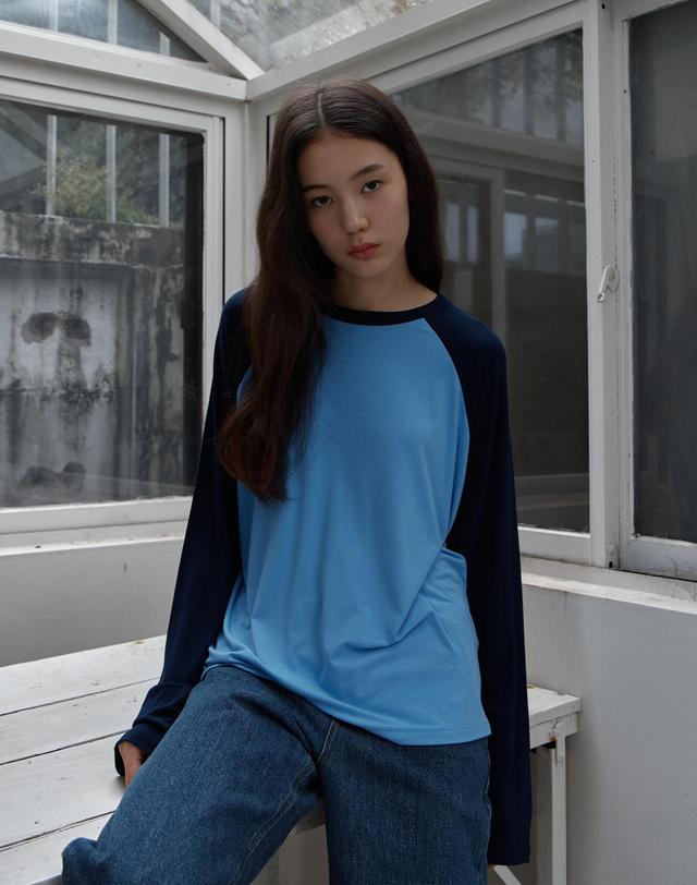 38컴온커먼 Soft Contrast Raglan Long Sleeve (Blue) 착용컷