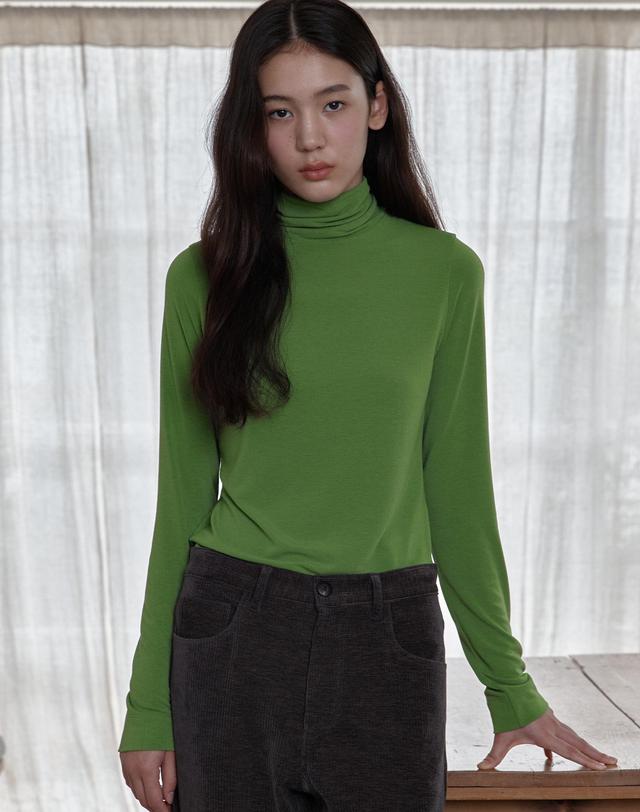 38컴온커먼 [2차] Soft Slim Turtleneck (Apple Green) 착용컷