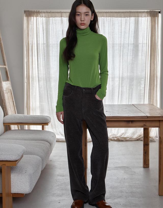 38컴온커먼 [2차] Soft Slim Turtleneck (Apple Green) 착용컷