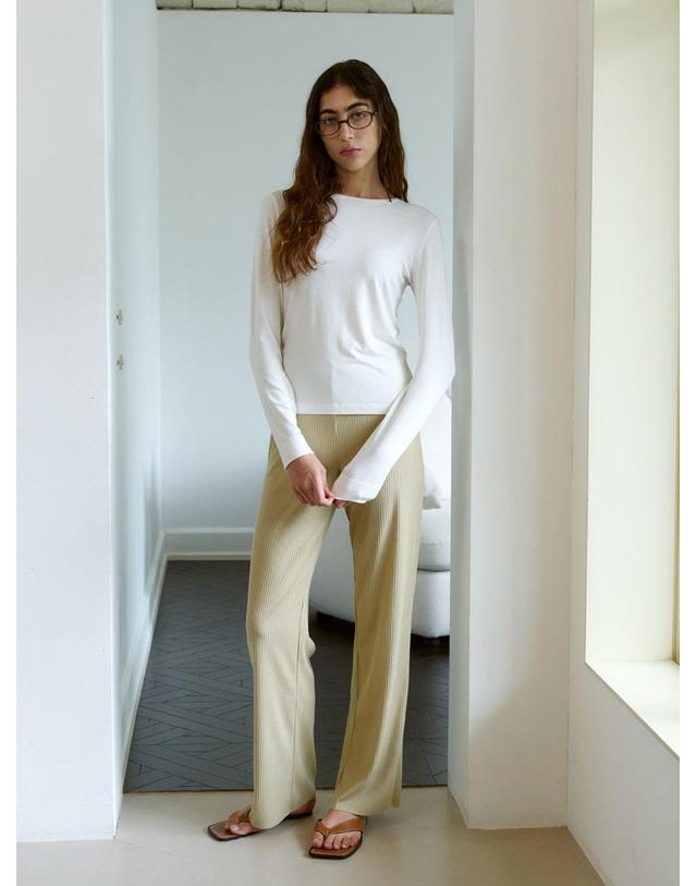 38컴온커먼 Silky Touch Slim Long Sleeve (Cloud) 화이트 착용컷