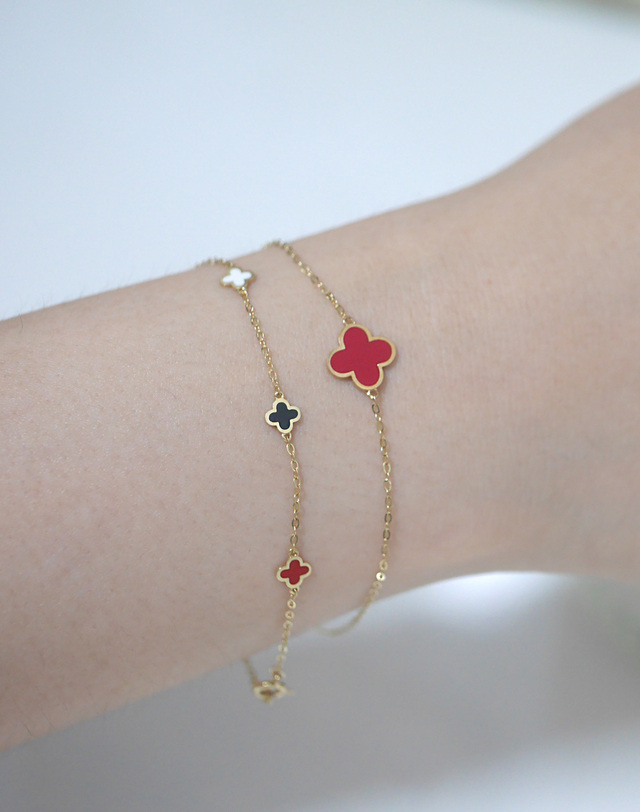 하리쥬얼리 14K 에폭시 크로바 스테이션 팔찌 (3color) 착용컷