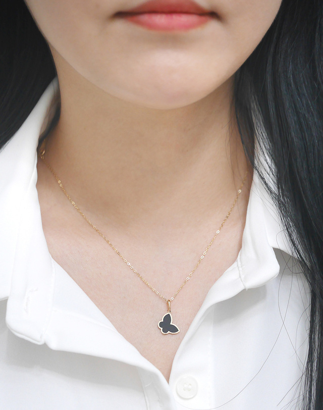 하리쥬얼리 14K 에폭시 나비 목걸이 (3color) 착용컷