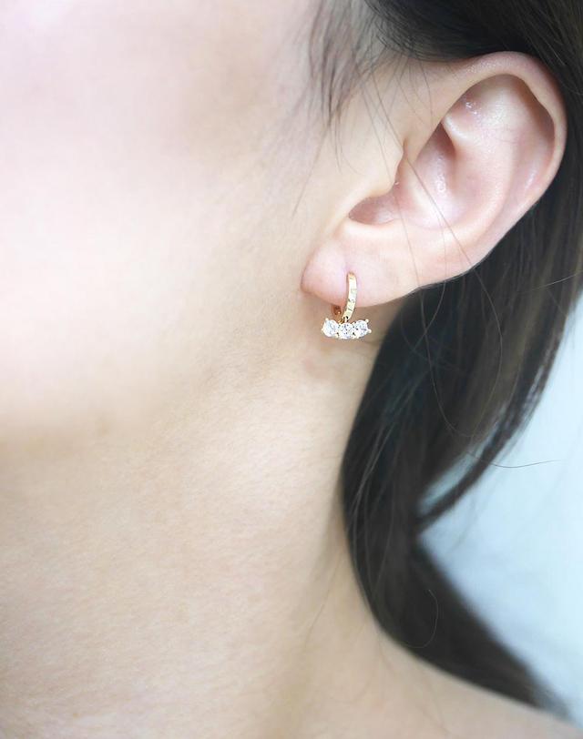하리쥬얼리 14K/18K 샤인 트리플 라인 원터치 귀걸이 착용컷