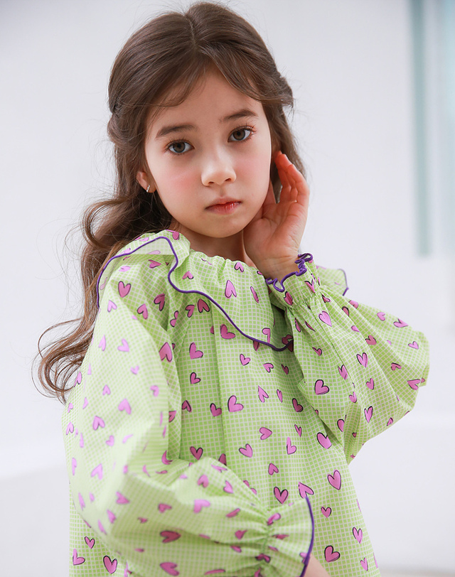 유니엘 레이나 원피스_그린 착용컷