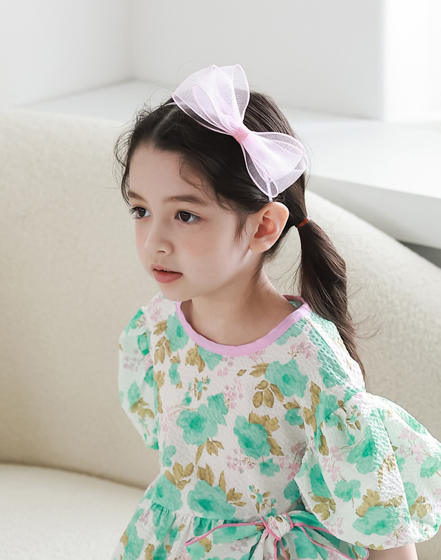 유니엘 샤리본 헤어밴드_핑크 착용컷