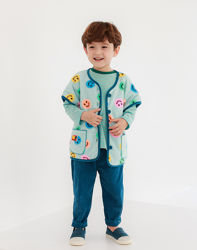 유니엘 케일 조끼_블루 착용컷