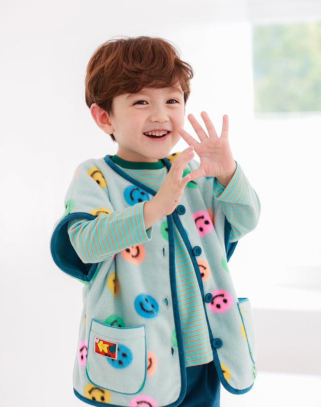 유니엘 케일 조끼_블루 착용컷