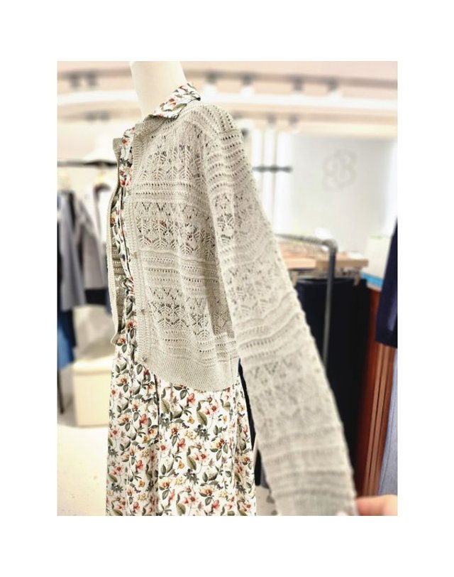 비씨비지 BCBG [갤러리아] [26S/M] 라운드 스카시트윈 가디건 (B6M3K105) 착용컷