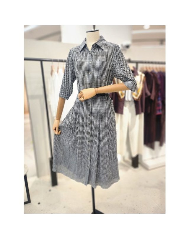 비씨비지 BCBG [갤러리아] [26S/M] 체크 지짐이 원피스 (B6M6O656) 착용컷