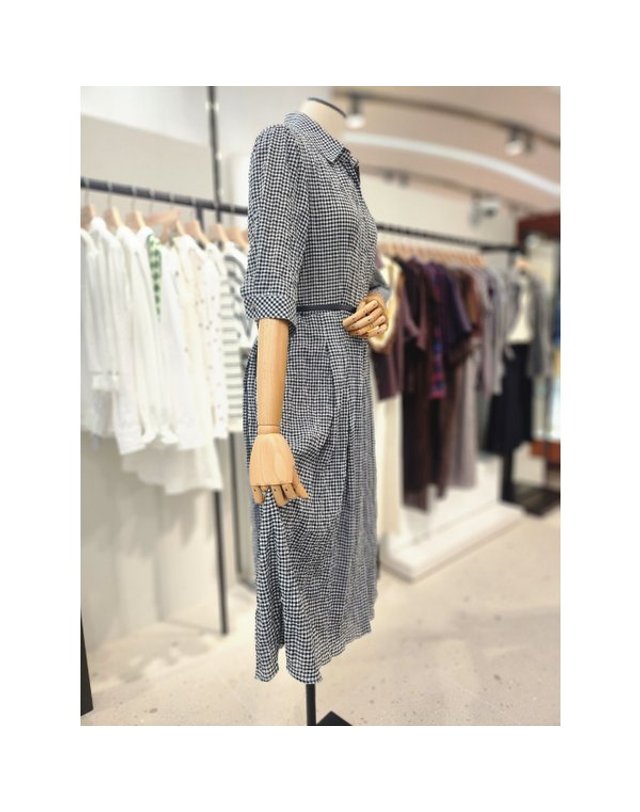 비씨비지 BCBG [갤러리아] [26S/M] 체크 지짐이 원피스 (B6M6O656) 착용컷