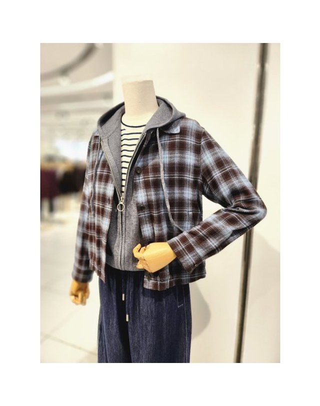 비씨비지 BCBG [갤러리아] [25F/W] 체크 남방 점퍼 (ALL&SUNDRY) (A5W9B404) 착용컷