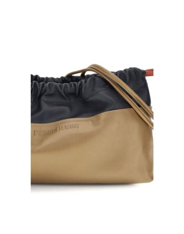 피에르 하디 [해외직구] 26FW 피에르하디 클러치 파우치 PIVV09NNAVYCAMELRBB BEIGE 착용컷