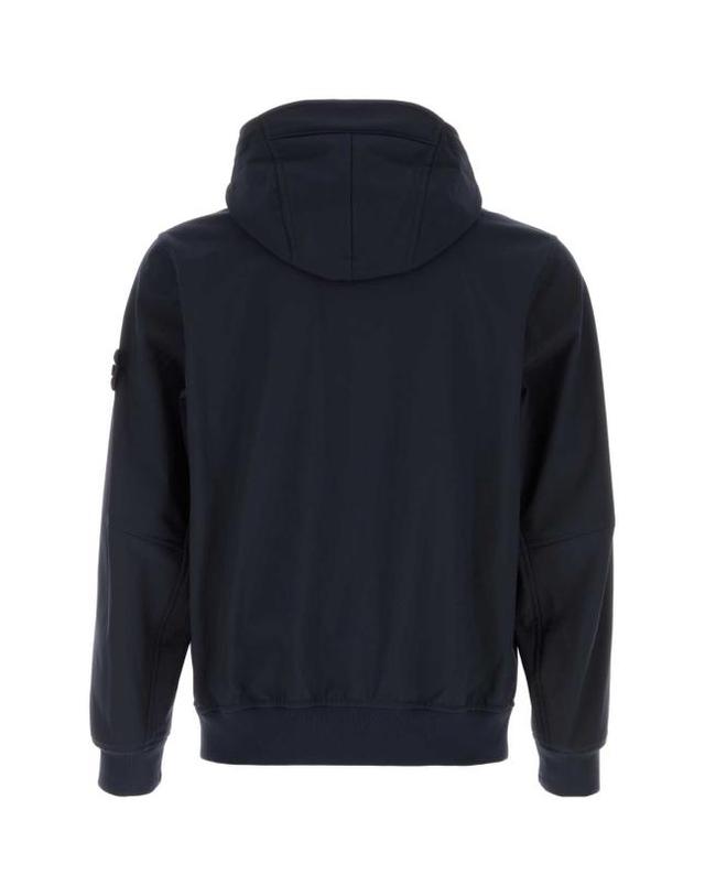 스톤아일랜드 [해외직구] 26FW 스톤 아일랜드 소프트 쉘 R E.다이 테크놀로지 후드 자켓 윈드 앤 워터 레지스턴트 멤브레인 L2S15Q100004S0B22 V0020 Blue 착용컷