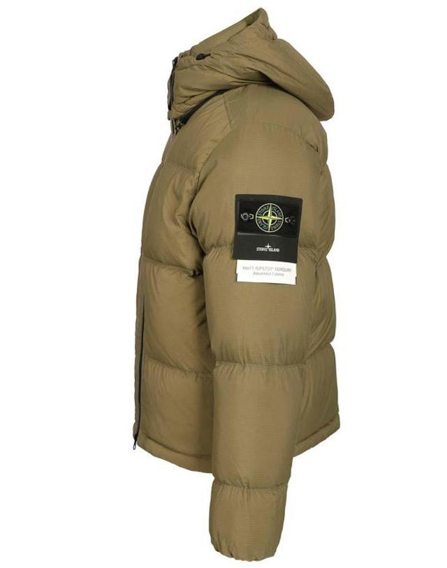 스톤아일랜드 [해외직구] 26FW 스톤 아일랜드 매트 립스탑 코듀라 어드밴스드 패브릭스 디테처블 후드 티어 레지스턴트 다운 자켓 L2S154100013S0483V005G GREEN 착용컷