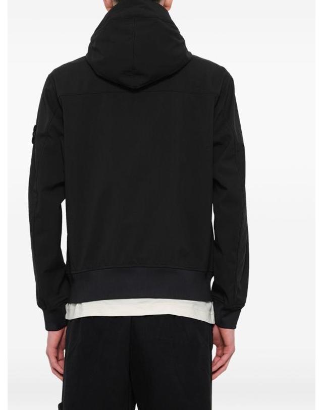스톤아일랜드 [해외직구] 26FW 스톤 아일랜드 라이트 소프트 쉘 R E.다이 테크놀로지 리사이클 폴리에스터 후드 자켓 S154100118S0A22 V0029 BLACK 착용컷