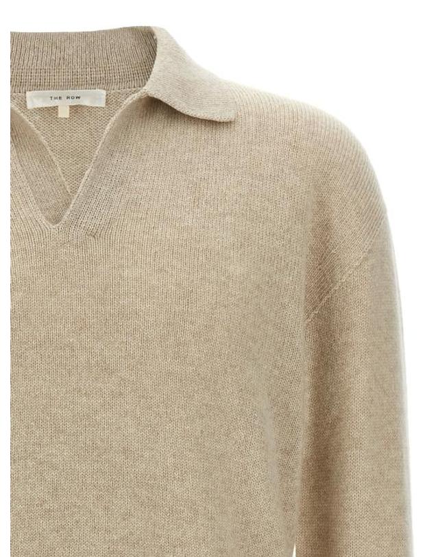 더 로우 [해외직구] 25FW 더로우 리치 캐시미어 폴로 1241Y120FOG Beige 착용컷