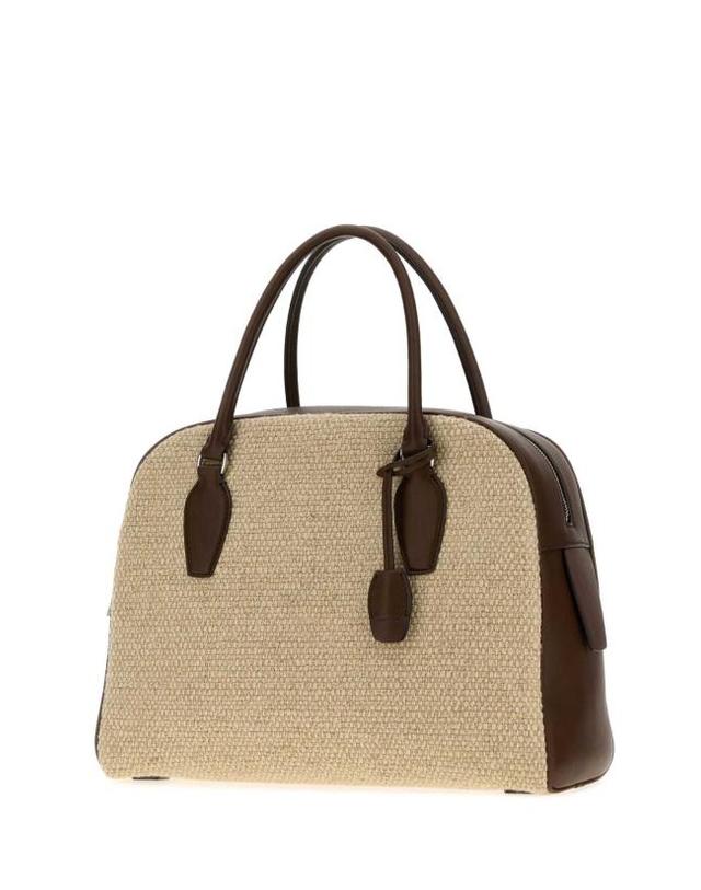 더 로우 [해외직구] 26FW 더로우 토트백 W2058W14L72 SHDPS BEIGE 착용컷