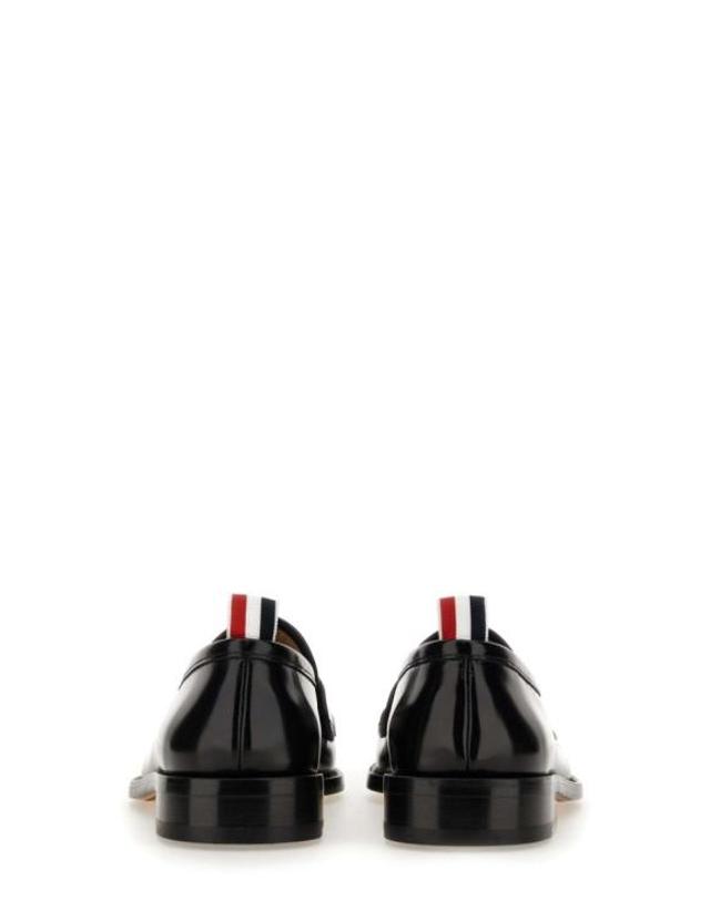 톰브라운 [해외직구] 톰브라운 로퍼 MFL106A L0043001 Black 착용컷