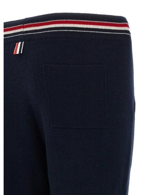 톰브라운 [해외직구] 톰브라운 트레이닝 조거 팬츠 LDMKQ016AY2001415 NAVY 착용컷