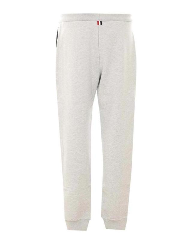 톰브라운 [해외직구] 26FW 톰브라운 트레이닝 조거 팬츠 MJQ245A00535949 GREY 착용컷
