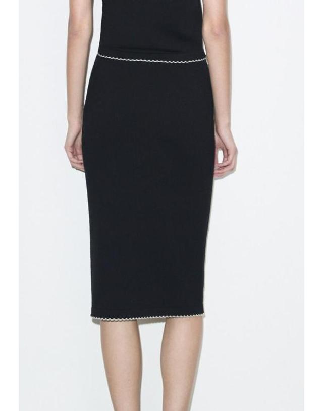 토리버치 [해외직구] 26FW 토리버치 미디 스커트 182739 960 BLACK NEW IVORY 착용컷