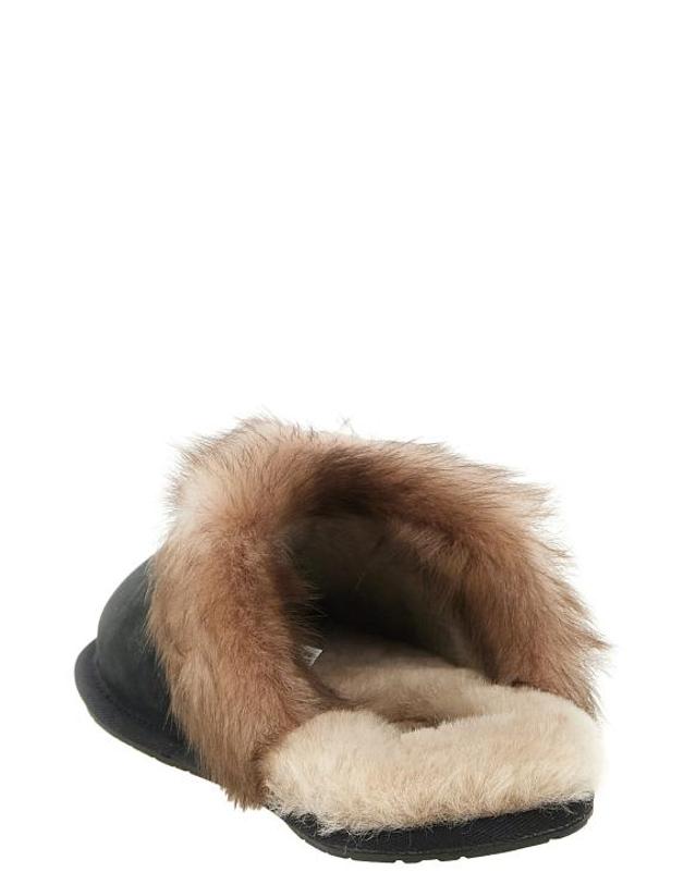 어그 [해외직구] 26FW 어그 스커페트 누벅 스커페트 누벅 1183330BLK Black 착용컷