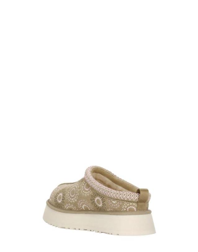 어그 [해외직구] 26FW 어그 부츠 1178193 W TAZZ SUN STITCHMDSD Beige 착용컷
