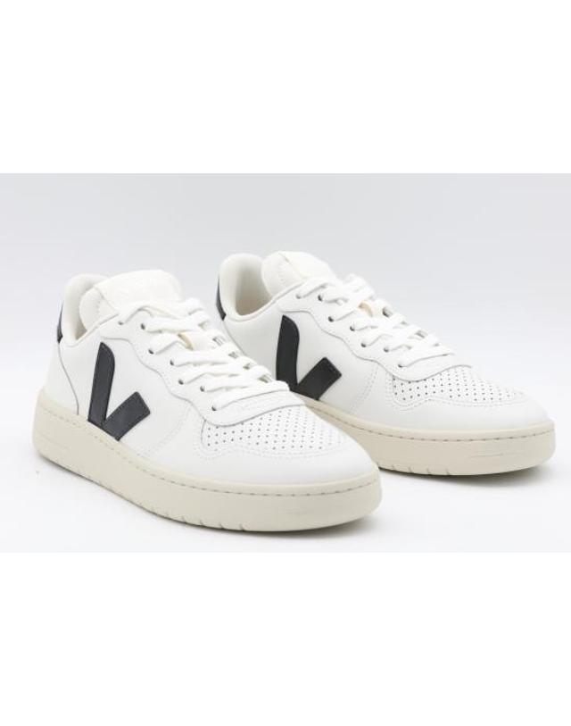 베자 [해외직구] 26FW 베자 스니커즈 VI0220738A EXTRA WHITE BLACK 착용컷