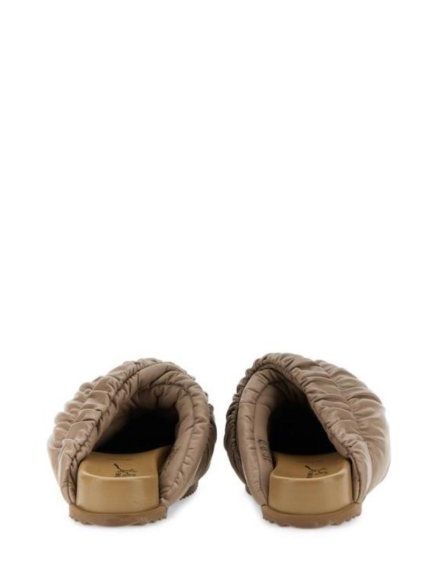 유메유메 [해외직구] 22FW 유메유메 뮬 슬리퍼 TM0003DARKBEIGE Beige 착용컷