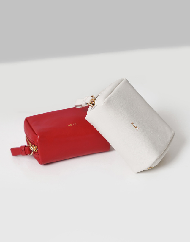 호재 ESSENTIAL POUCH(에센셜 파우치)_5COLOR 착용컷