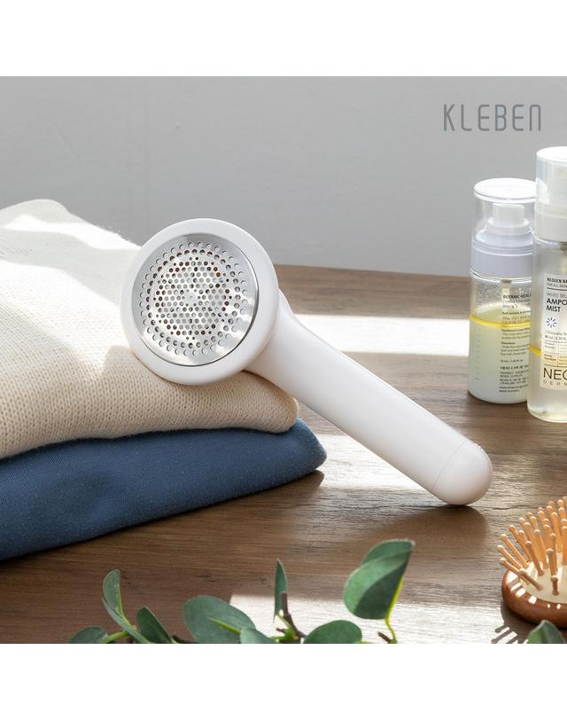 클리벤 클리벤 충전식 2in1 6날 보풀제거기 & 테이프클리너 KLR-08W 착용컷